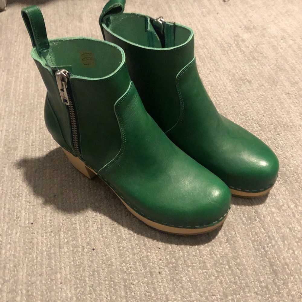 NWOT green Swedish Hasbeen boots size 39